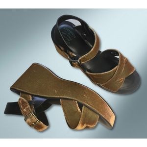 Korkease Ava Velvet S7